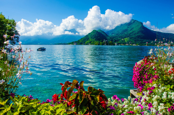 Lake Annecy shutterstock_165905246-2