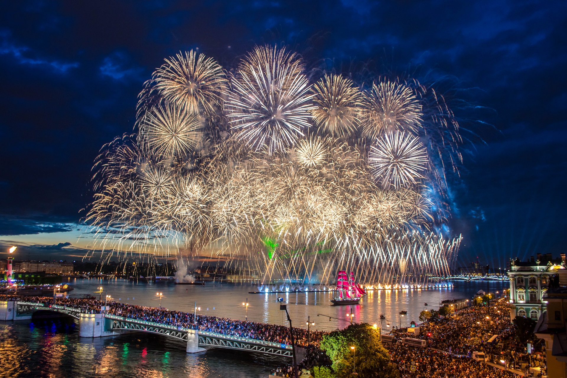 Erlebt die Weißen Nächte in St. Petersburg Urlaubsguru.de