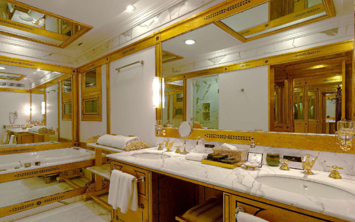 61610901-H1-Presidential_Suite_Bathroom