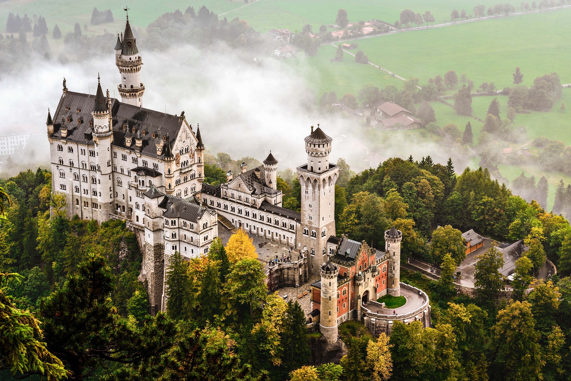 Schloss Neuschwanstein In Bayern Schloss Neuschwanstein In Bayern