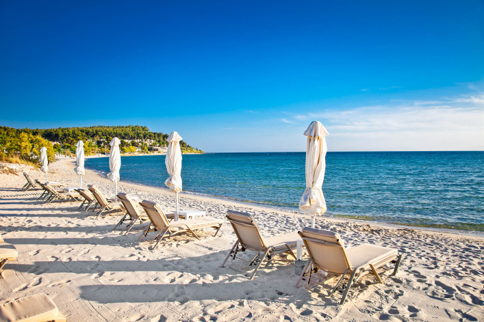 Sani sand beach on Kassandra peninsula, Halkidiki, Greece shutterstock_207444652-2