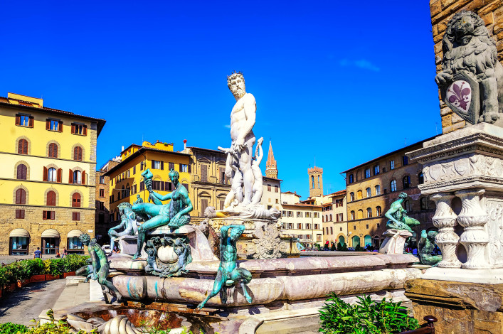 Fountain of Neptune in the olt town center of Florence, Italy shutterstock_394434325