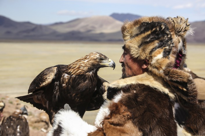 Mongolian eagle hunter iStock_000022562801_Large EDITORIAL ONLY Josef Friedhuber