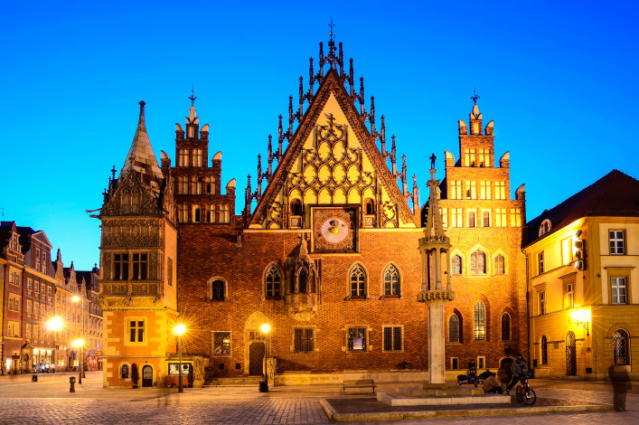 old city hall in wroclaw