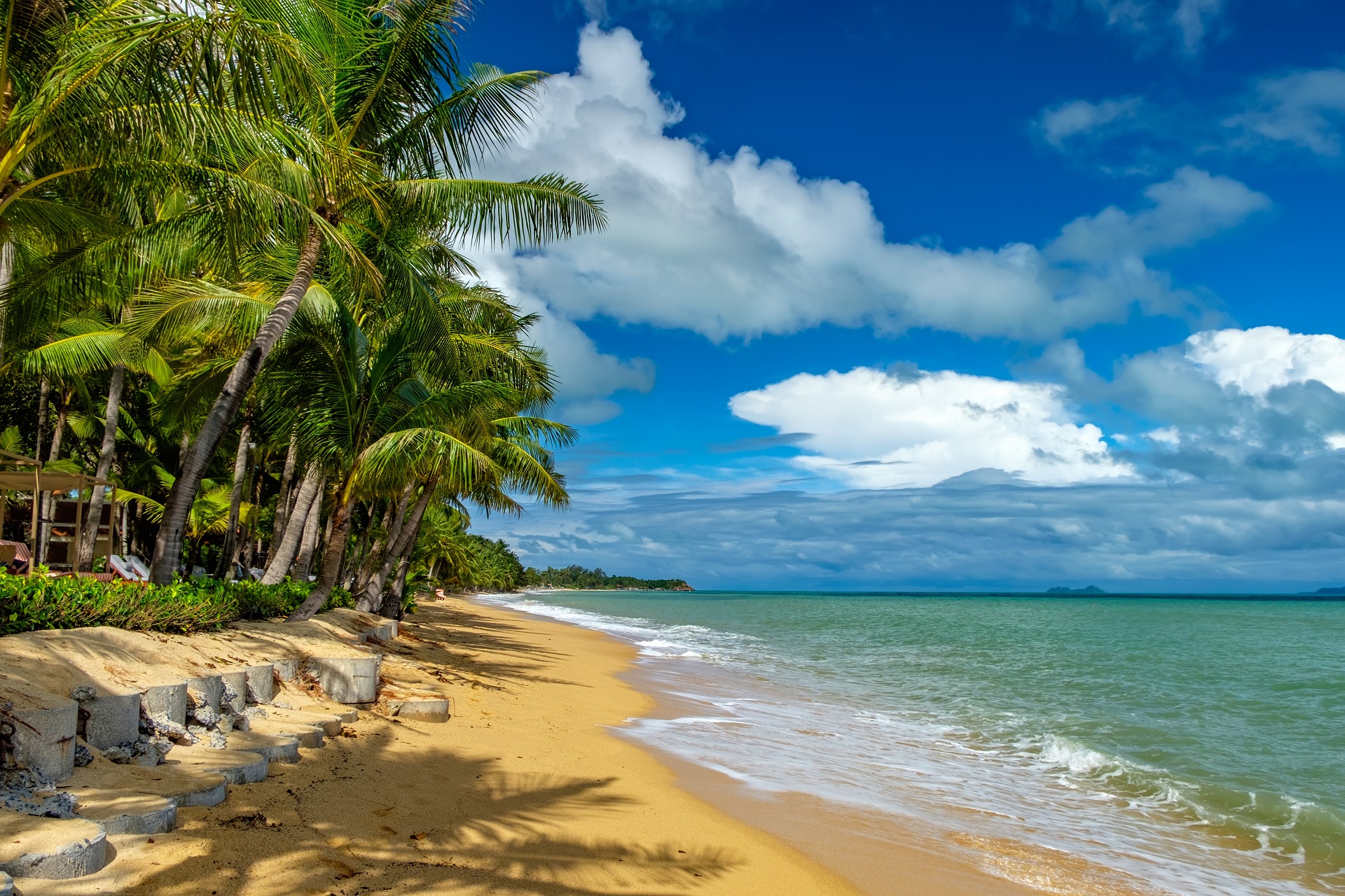 Backpacking in Thailand - Tropisches Meer UnD Blauer Himmel In Koh Samui ThailanD IStock 602322452 Backpacking in Thailand - Tropisches Meer UnD Blauer Himmel In Koh Samui ThailanD IStock 602322452