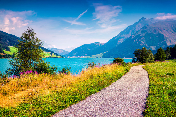 Italiens versunkene Stadt, Reschensee, Resia Lake, Südtirol, Italien