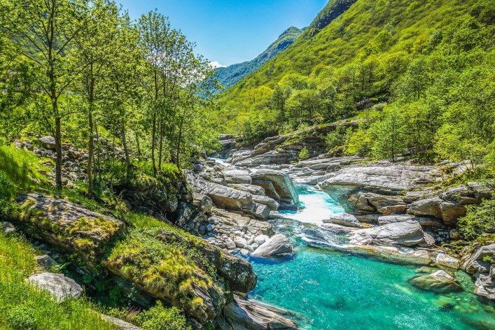 Verzasca, Valley shutterstock_384940657-2