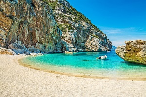 Reiseziele Juli_Badeurlaub_Italien_Sardinien