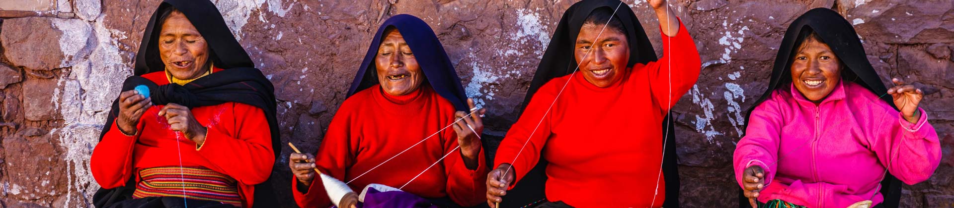 Peruaanse vrouwen aan het breien