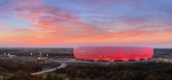 Die Allianz Arena bei Sonnenuntergang